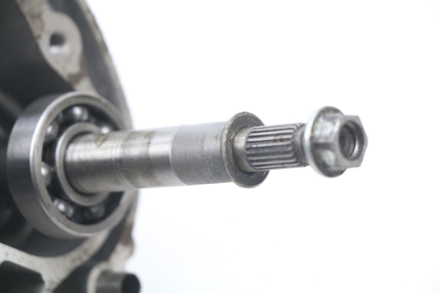 photo de REAR WHEEL SHAFT BENZHOU YY50QT31 VINTAGE 50 (2009 - 2012)