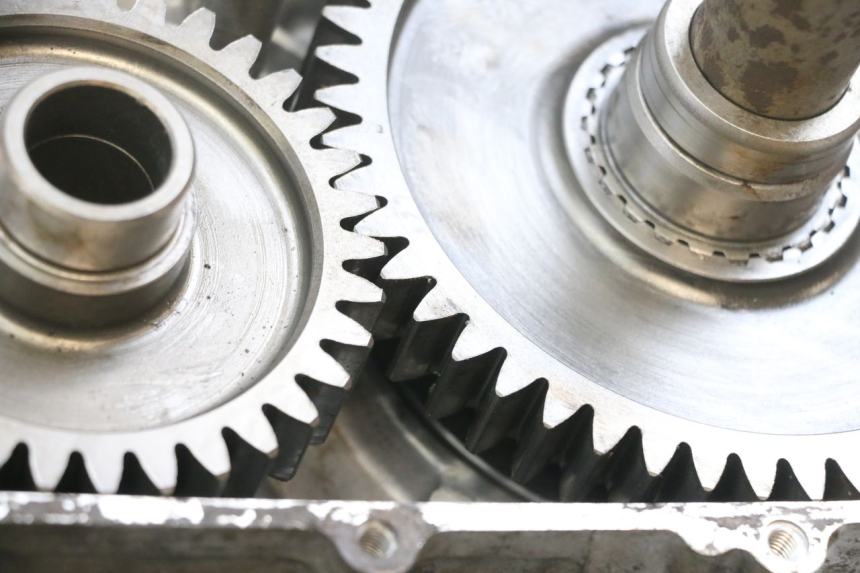 photo de REAR WHEEL SHAFT SUZUKI BURGMAN EXECUTIVE ABS 650 (2006 - 2012) - High-resolution close-up