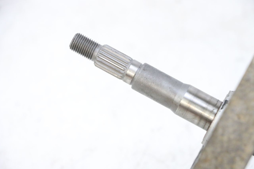 photo de REAR WHEEL SHAFT DAELIM BESBI 125 (2007 - 2008)