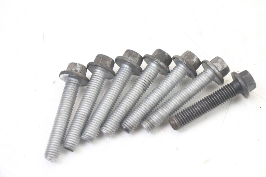 photo de REAR WHEEL SHAFT GILERA NEXUS 300 (2008 - 2013)