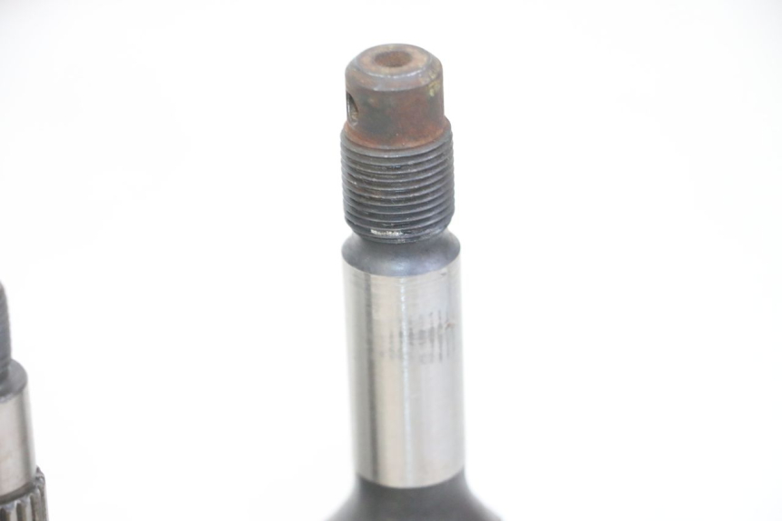 photo de REAR WHEEL SHAFT PIAGGIO MP3 LT 300 (2010 - 2016)