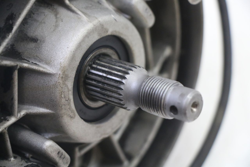 photo de REAR WHEEL SHAFT PIAGGIO NEW TYPHOON 50 (2018 - 2021)