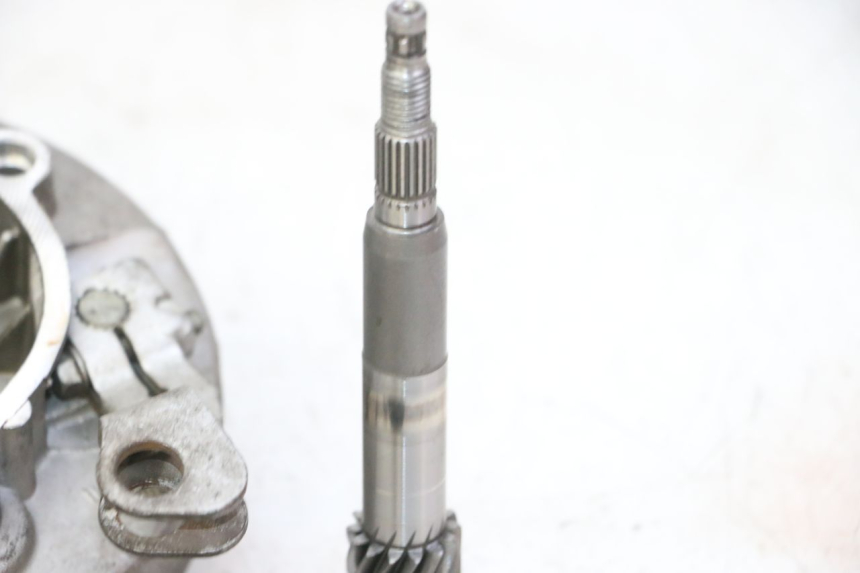 photo de REAR WHEEL SHAFT PIAGGIO NEW TYPHOON 50 (2010 - 2017)