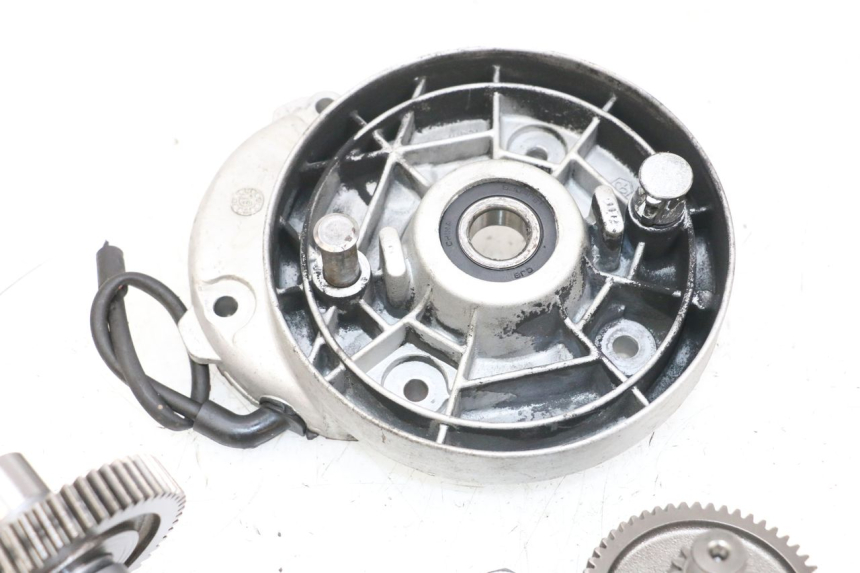 photo de REAR WHEEL SHAFT PIAGGIO NEW TYPHOON 50 (2018 - 2021) - Component zoom