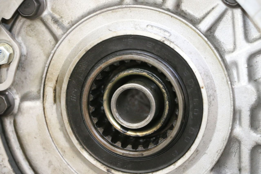 photo de REAR WHEEL SHAFT HONDA NTV DEAUVILLE 650 (2001 - 2006)