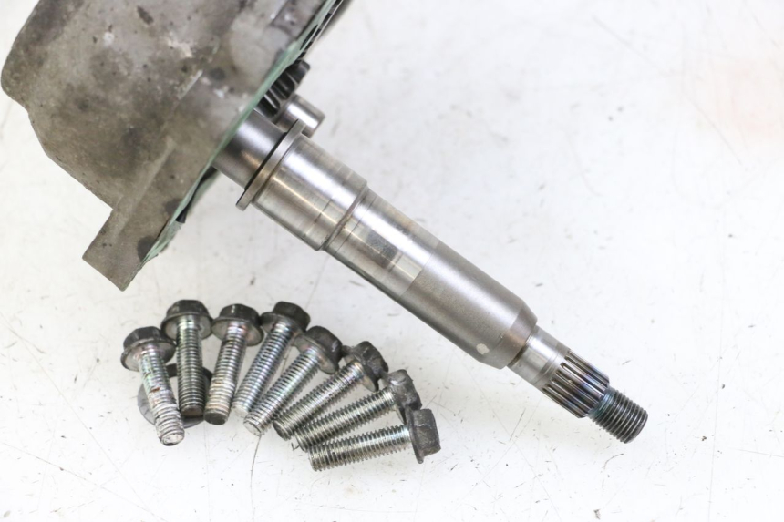 photo de REAR WHEEL SHAFT SUZUKI BURGMAN 125 (2015 - 2017)