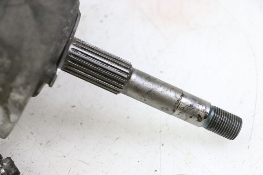 photo de REAR WHEEL SHAFT SUZUKI BURGMAN 125 (2015 - 2017)