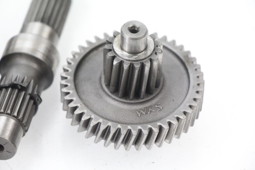 photo de REAR WHEEL SHAFT SYM TONIK 125 (2010 - 2014)