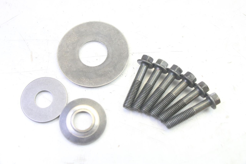 photo de REAR WHEEL SHAFT YAMAHA X-MAX XMAX 125 (2010 - 2014)