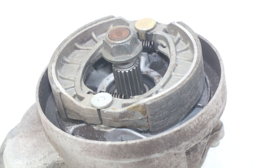 photo de REAR WHEEL SHAFT ZHONGNENG ZN50QT 50 (2005 - 2010)