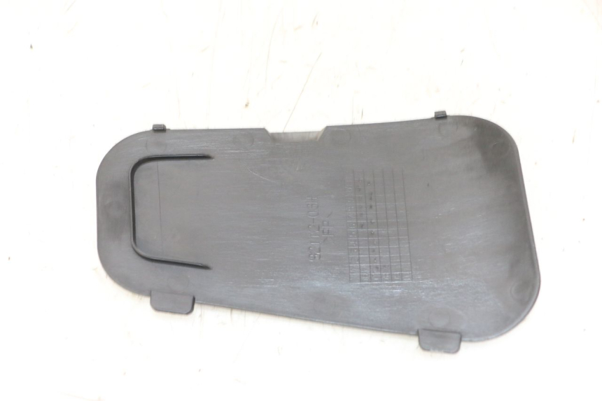 photo de FRONT INSPECTION COVER SUZUKI BURGMAN 125 (2007 - 2014)