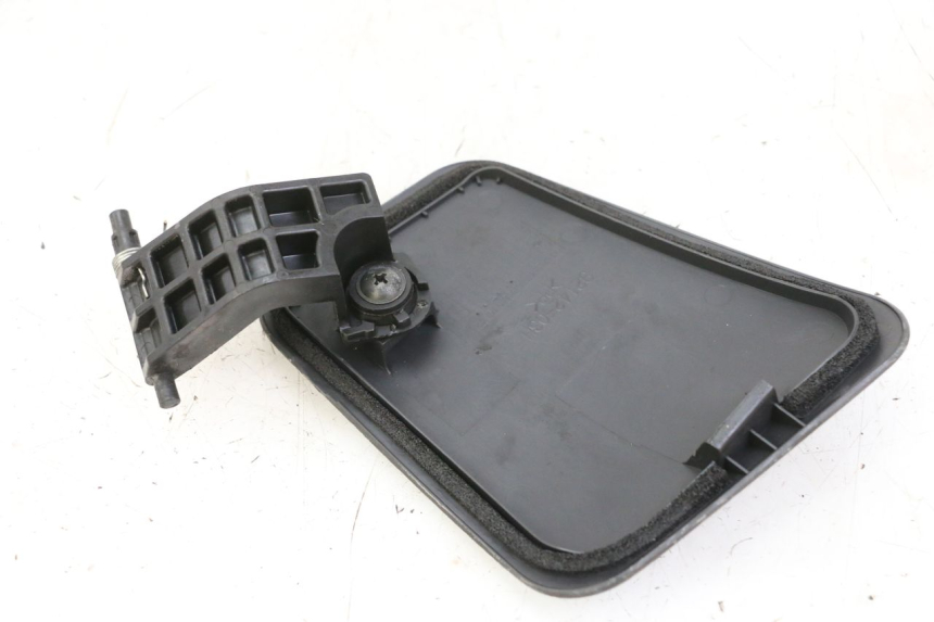 photo de FRONT INSPECTION COVER SUZUKI BURGMAN 125 (2007 - 2014)