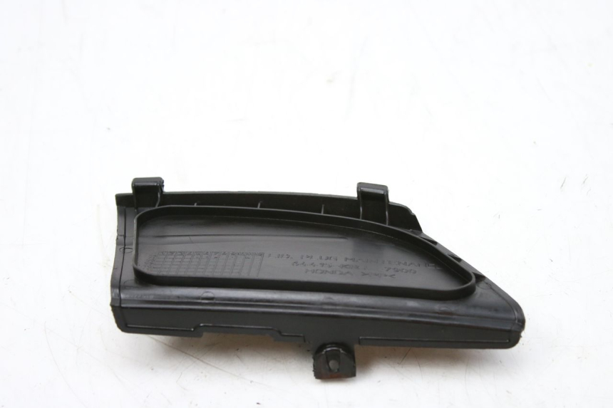photo de RIGHT SIDE ACCESS PANEL HONDA FES S-WING SWING ABS 125 (2007 - 2015)