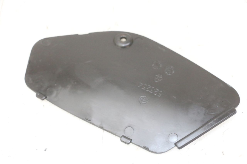photo de RIGHT INSPECTION COVER PIAGGIO MP3 LT 300 (2010 - 2016)