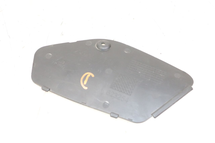 photo de RIGHT INSPECTION COVER PIAGGIO MP3 HPE 350 (2018 - 2020)