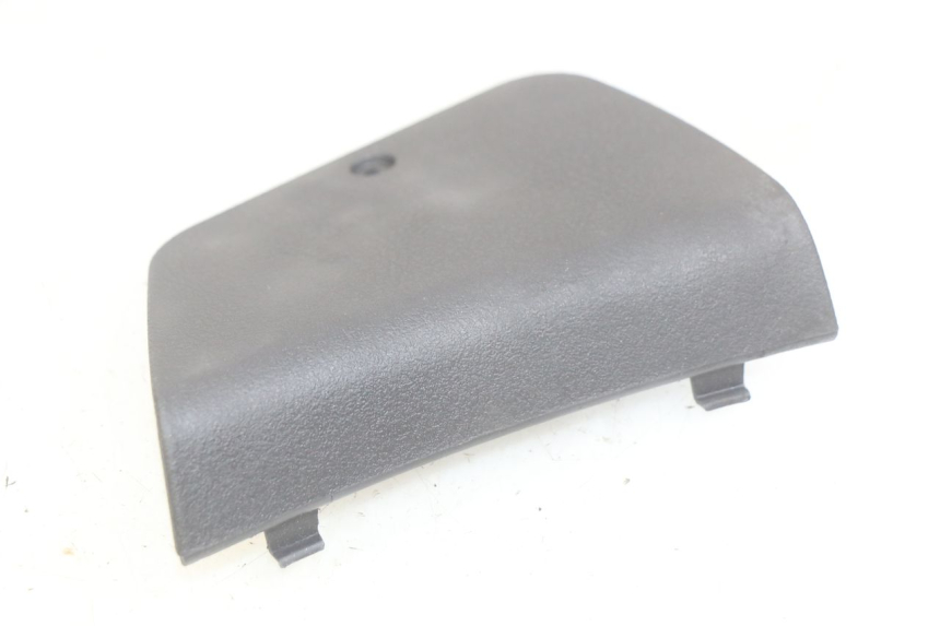 photo de RIGHT INSPECTION COVER PIAGGIO X8 125 (2004 - 2007)