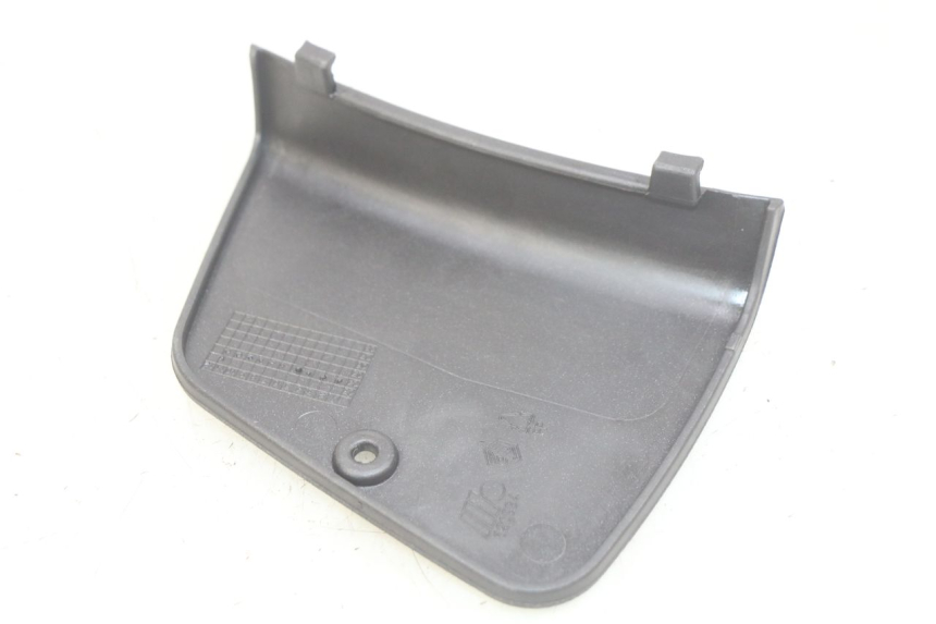 photo de RIGHT INSPECTION COVER PIAGGIO X8 125 (2004 - 2007)