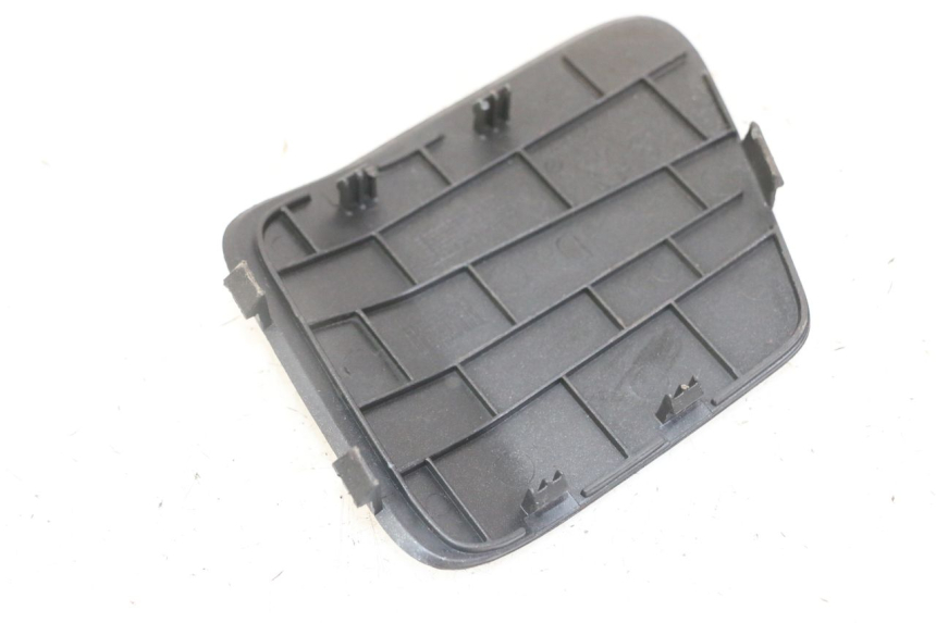photo de RIGHT INSPECTION COVER PEUGEOT SATELIS 125 (2013 - 2018)