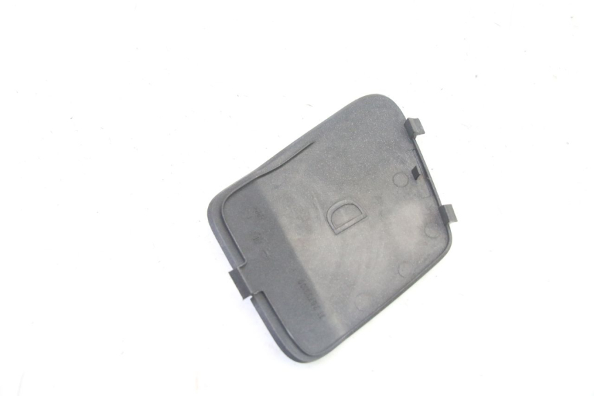 photo de RIGHT INSPECTION COVER PEUGEOT SATELIS 250 (2006 - 2012)