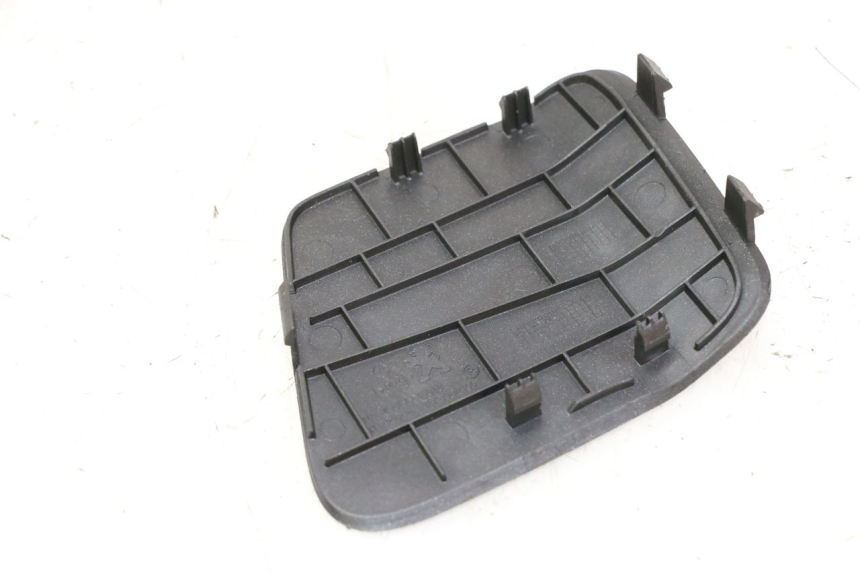 photo de RIGHT INSPECTION COVER PEUGEOT SATELIS 125 (2013 - 2018)