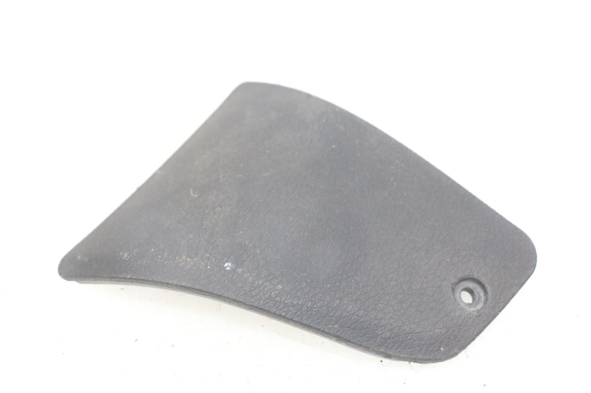 photo de RIGHT SIDE ACCESS PANEL PIAGGIO X7 125 (2007 - 2013)