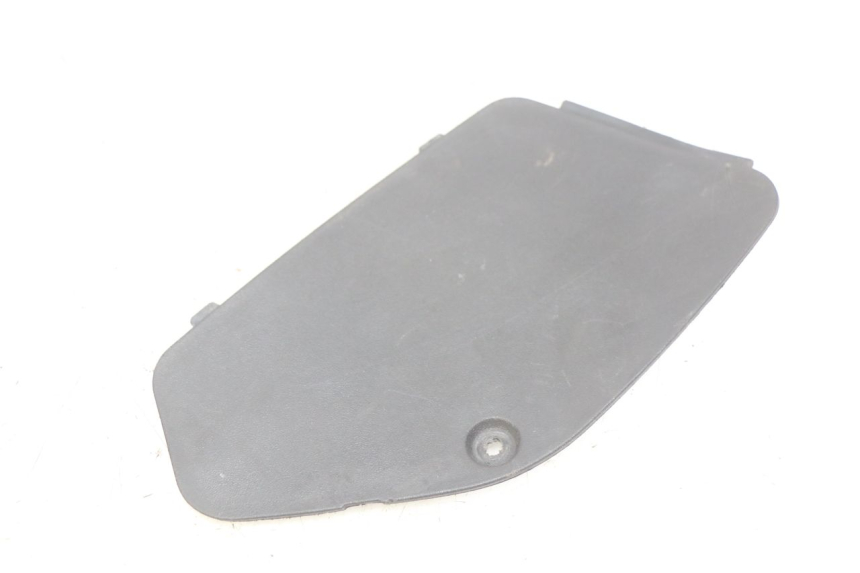 photo de RIGHT SIDE ACCESS PANEL PIAGGIO XEVO - X EVO 125 (2007 - 2016)