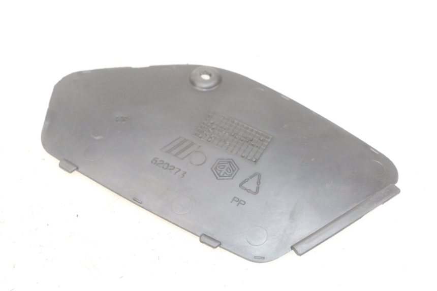 photo de RIGHT SIDE ACCESS PANEL PIAGGIO XEVO - X EVO 125 (2007 - 2016)