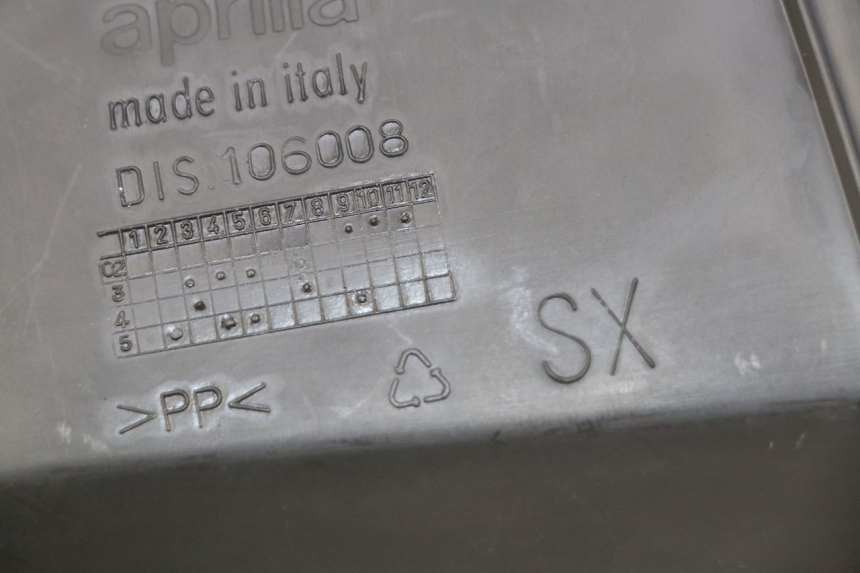photo de LEFT SIDE ACCESS PANEL APRILIA ATLANTIC 125 (2003 - 2009)