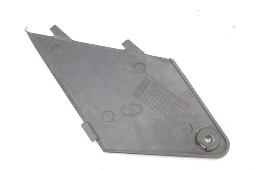 photo de LEFT SIDE ACCESS PANEL JONWAY AZTRAL 125 (2008 - 2017)