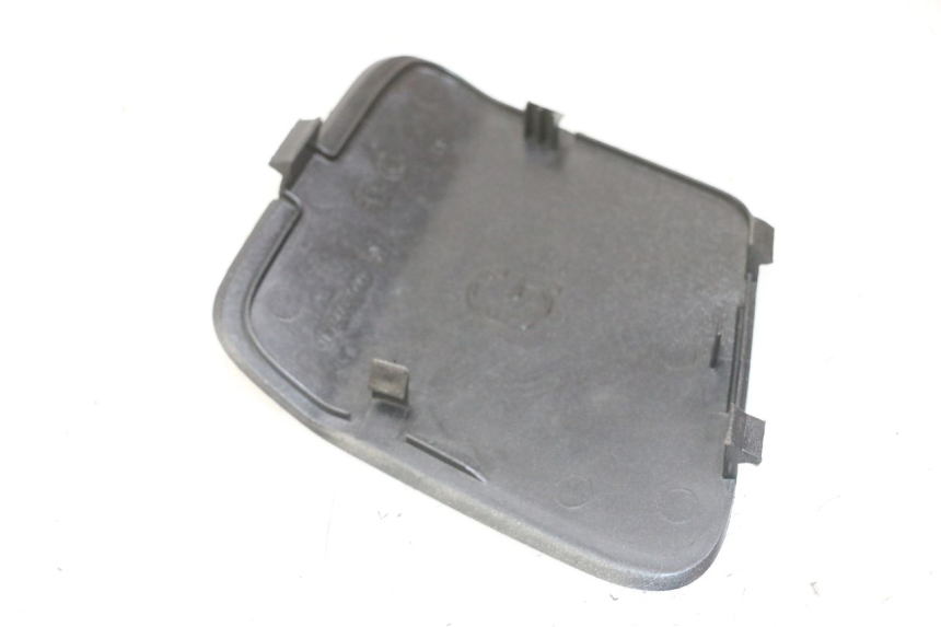 photo de LEFT INSPECTION COVER PEUGEOT SATELIS COMPRESSOR K15 125 (2006 - 2009)