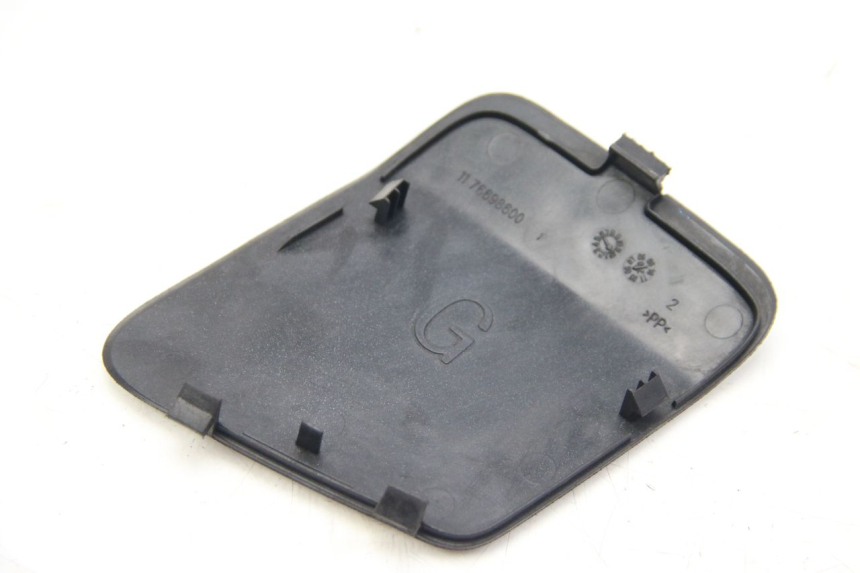 photo de LEFT INSPECTION COVER PEUGEOT SATELIS 125 (2006 - 2009)