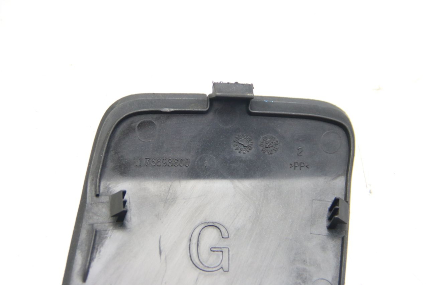 photo de LEFT INSPECTION COVER PEUGEOT SATELIS 125 (2006 - 2009)