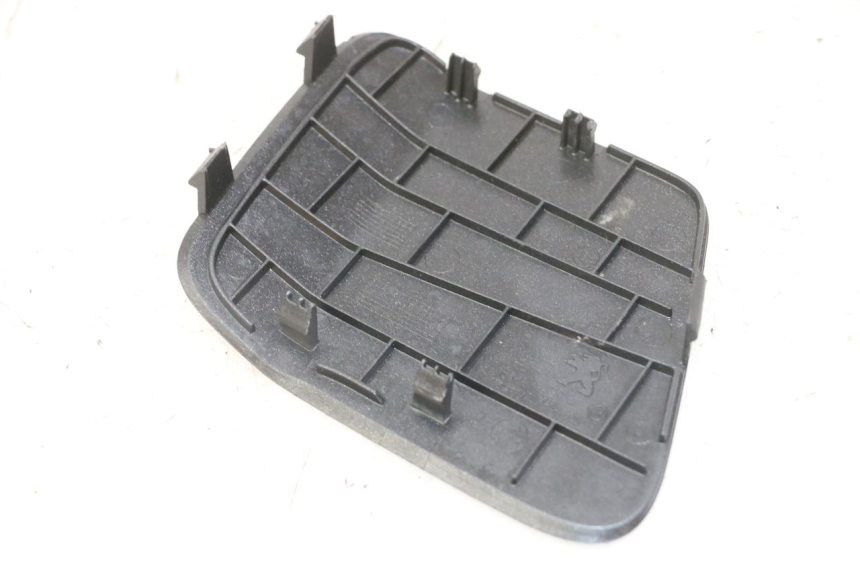 photo de LEFT INSPECTION COVER PEUGEOT SATELIS 125 (2013 - 2018)