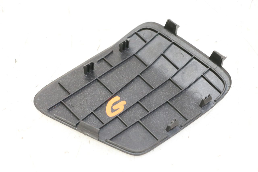 photo de LEFT INSPECTION COVER PEUGEOT SATELIS 125 (2013 - 2018)