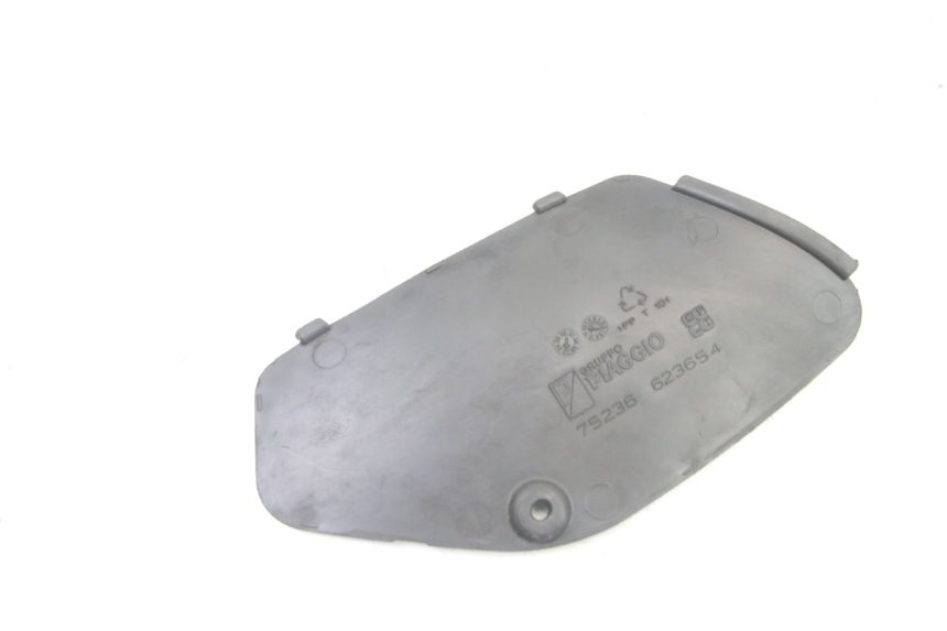 photo de LEFT SIDE ACCESS PANEL PIAGGIO XEVO - X EVO 125 (2007 - 2016)