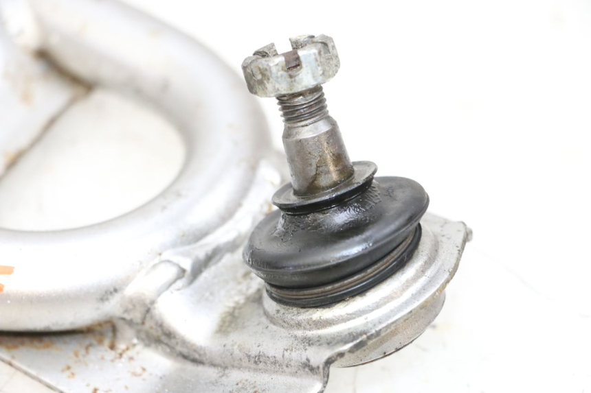 photo de FRONT WISHBONE CONTROL ARM YAMAHA YFM R RAPTOR 250 (2008 - 2014) - Focus on structure