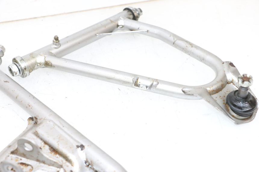 photo de FRONT WISHBONE CONTROL ARM YAMAHA YFM R RAPTOR 250 (2008 - 2014) - High-resolution close-up
