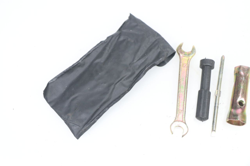 photo de TOOL KIT BAOTIAN TRAVEL SPIRIT 50 (2010 - 2012)