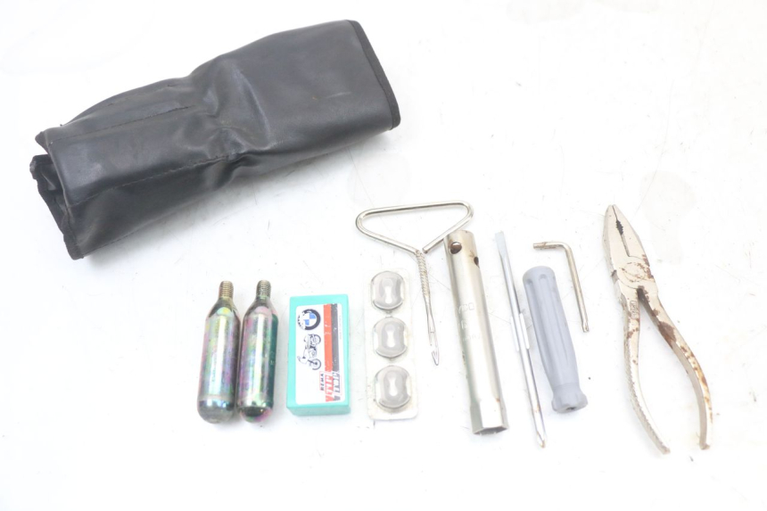 photo de TOOL KIT BMW C1 125 (2000 - 2003)