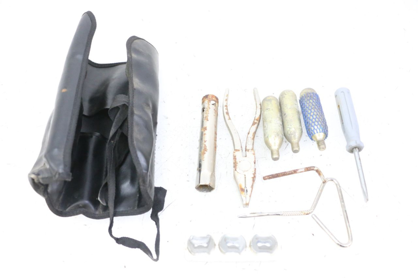 photo de TOOL KIT BMW C1 125 (2000 - 2003)