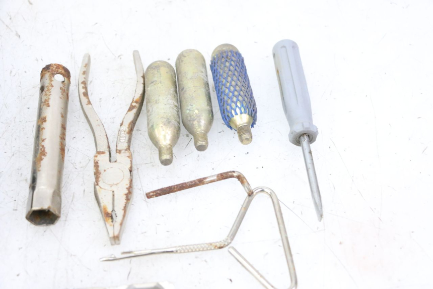 photo de TOOL KIT BMW C1 125 (2000 - 2003)