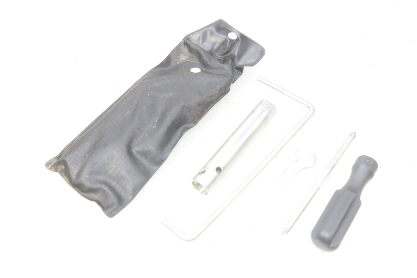 photo de TOOL KIT SUZUKI BURGMAN 125 (2007 - 2014)