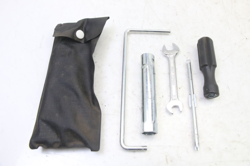photo de TOOL KIT SUZUKI BURGMAN 125 (2007 - 2014)