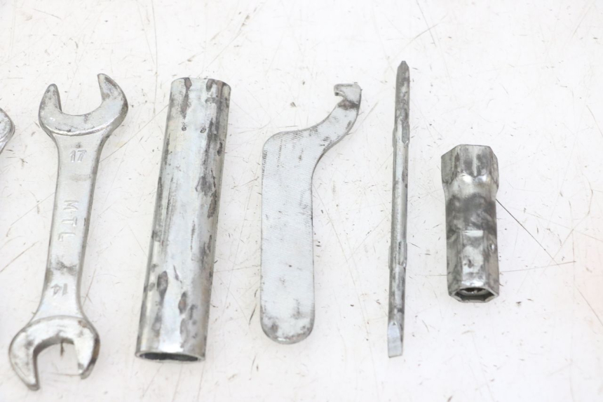 photo de TOOL KIT HONDA CBF 125 (2009 - 2015)