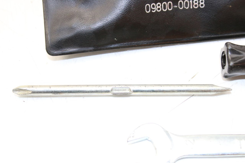photo de TOOL KIT SUZUKI CP 80 (1985 - 1996) - Technical close-up