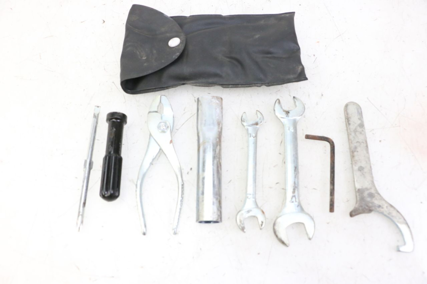photo de TOOL KIT SUZUKI GSR 750 (2011 - 2017)