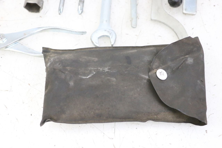 photo de TOOL KIT KAWASAKI ZR7 ZR-7 S 750 (1999 - 2004)