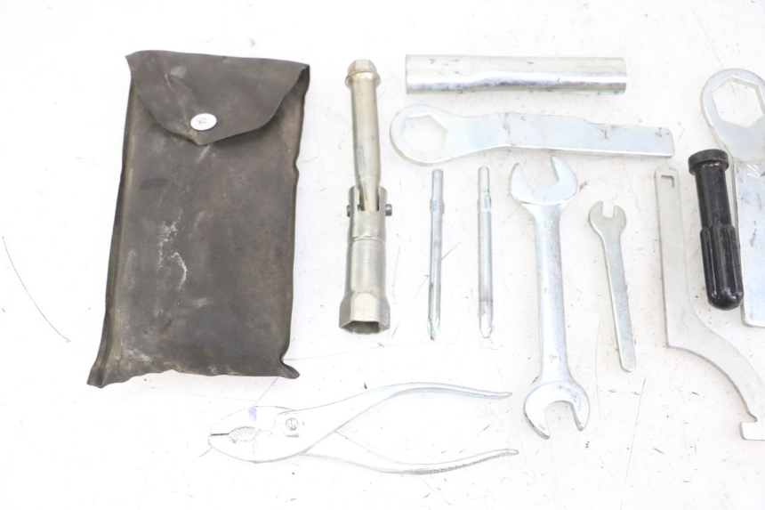 photo de TOOL KIT KAWASAKI ZR7 ZR-7 S 750 (1999 - 2004)