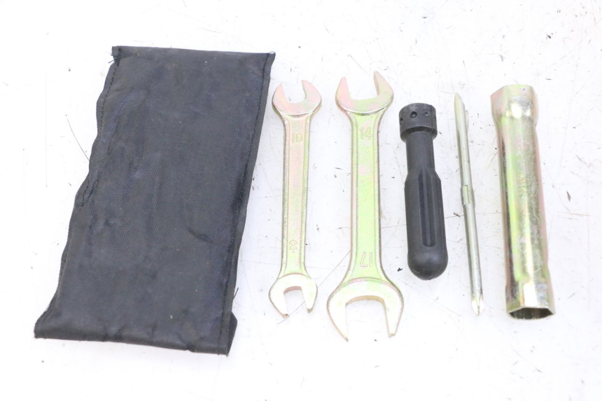 photo de TOOL KIT KIDEN KD125-G 125 (2018 - 2022)