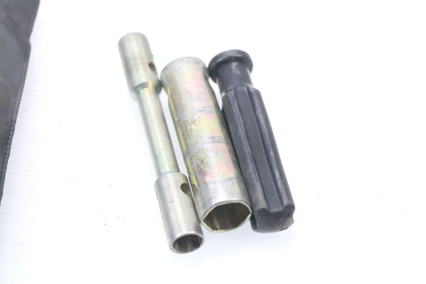 photo de TOOL KIT LINHAI MONARCH 125 (2003 - 2005)